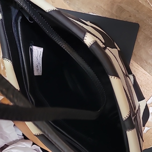 Fifth Avenue Handbags Black & White Pinwheel Squares Faux Leather Crossbody - Picture 11 of 12